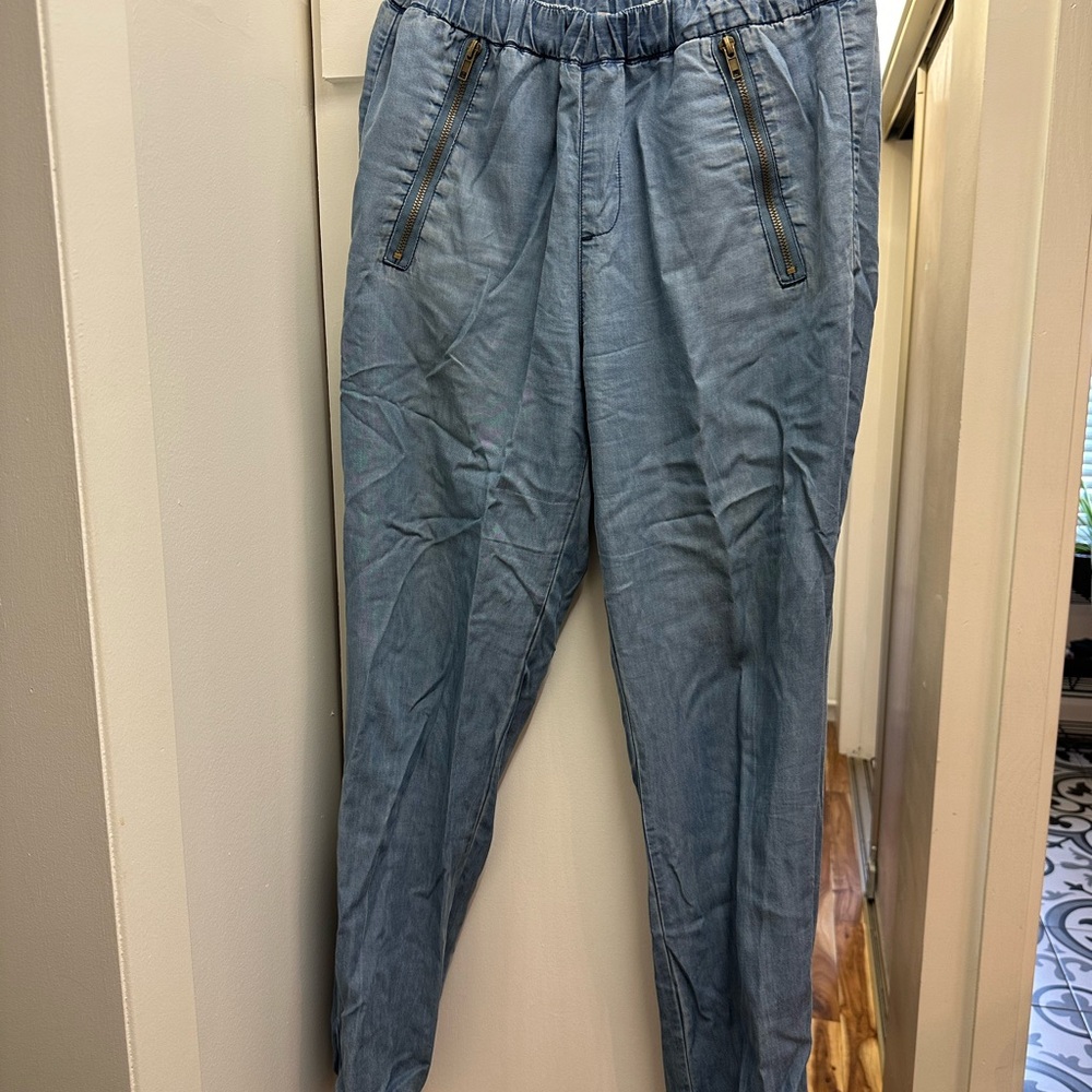 Chambray soft jogger in size small